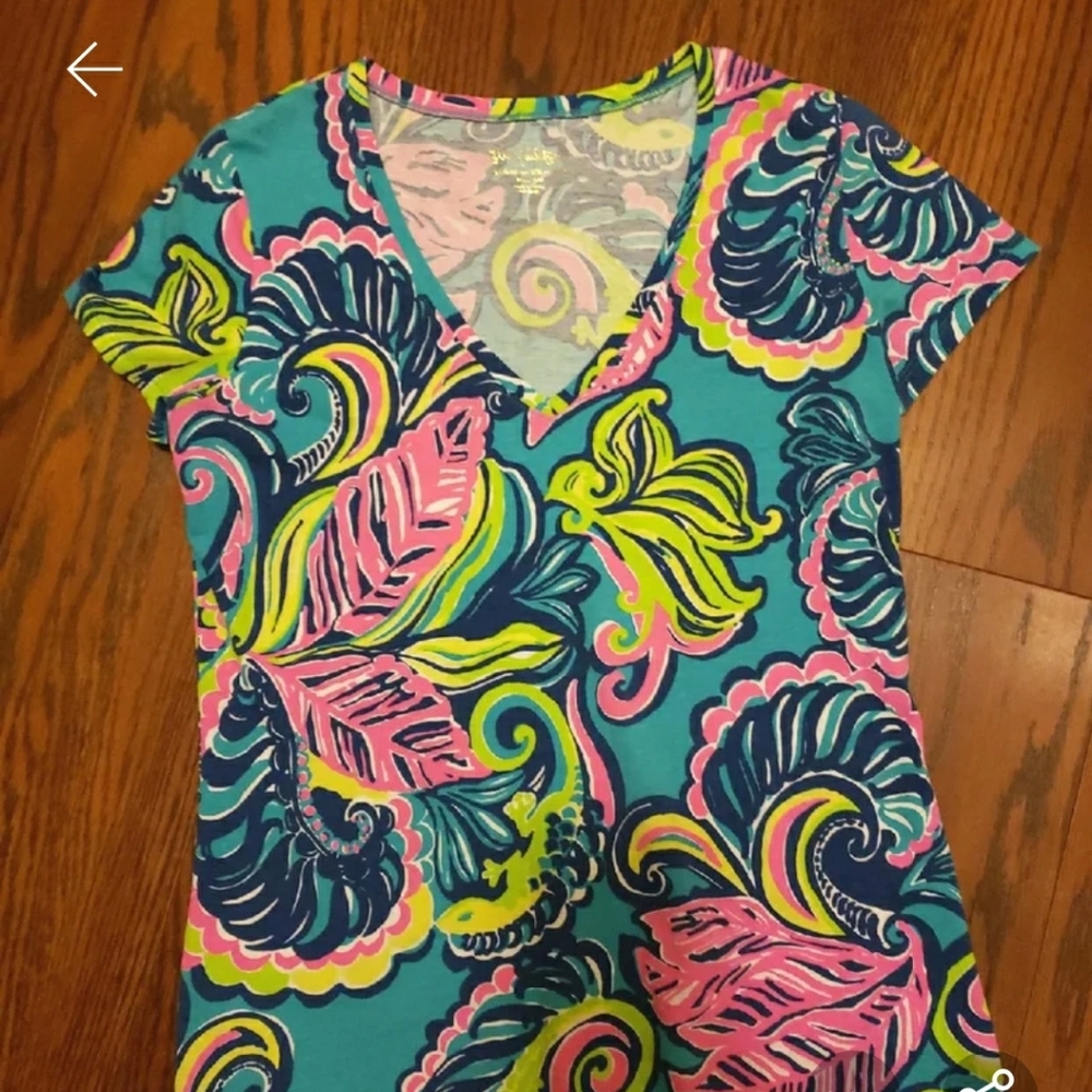 Lilly Pulitzer t-shirt